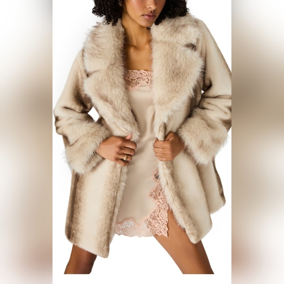 Steve Madden Jackets & Blazers - Steve Madden Plush Faux Fur Coat